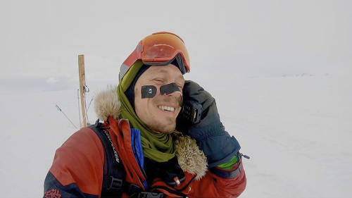 Na snímke z Antarktídy je Colin O'Brady.