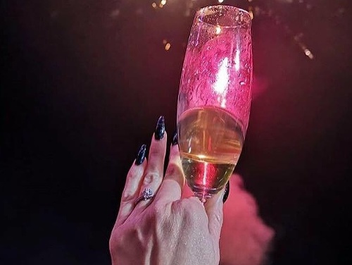 S príchodom nového roka sa pochválila zásnubným prsteňom.
