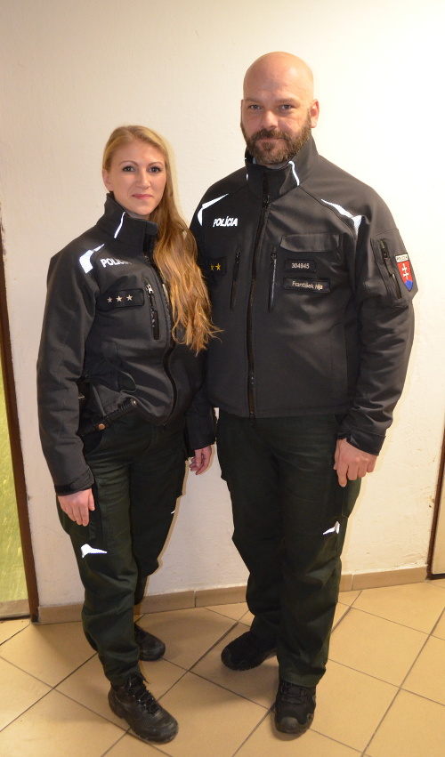František Hija a Zuzana Zlatošová - policajti, vďaka ktorým nehoda neskončila tragicky.