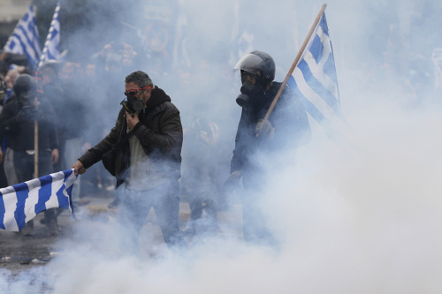 FOTO Nepokoje v Grécku
