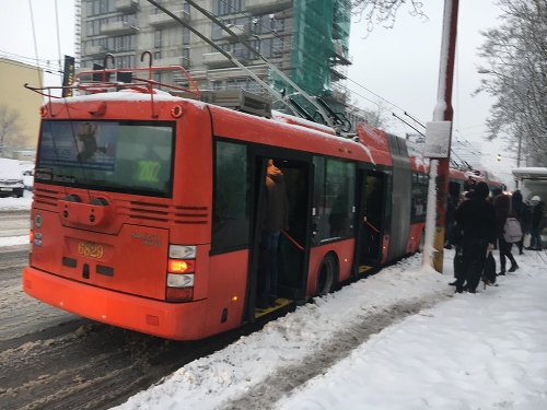 ONLINE Snowfall makes transportation difficult: ONLINE Snowfall makes transportation difficult:
