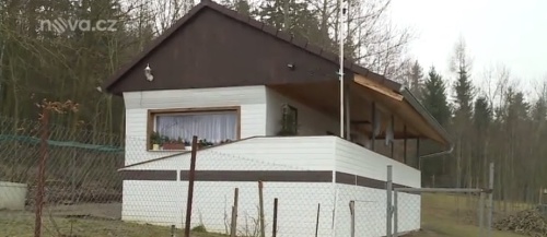 Na snímke je mobilný dom, v ktorom sa dvojnásobná vražda stala.
