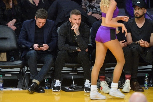 David Beckham si užil nielen hru, ale aj pohľad na roztlieskavačky. 