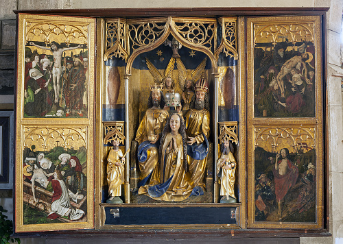 Bočný oltár Korunovania Panny