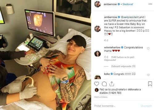 Amber Rose je tehotná. Pri tej príležitosti zverejnila na instagrame takúto fotku. 