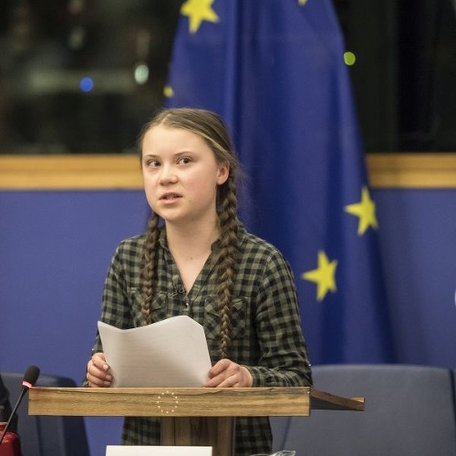 Princovi Harrymu mala vraj volať Greta Thunberg, v skutočnosti šlo o dvoch Rusov. 