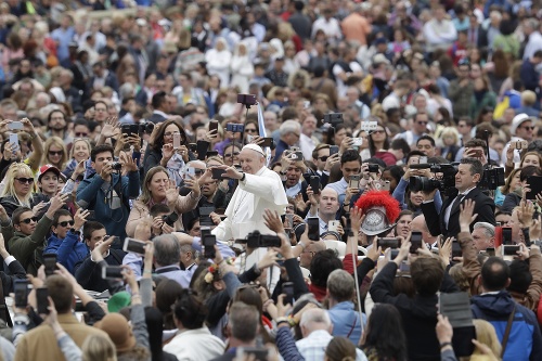 Pápež v požehnaní Mestu