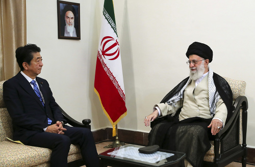 Alí Chameneí a Šinzó