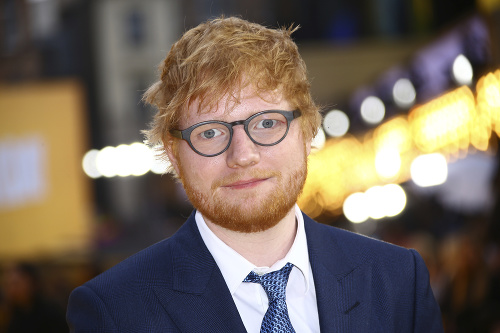 Ed Sheeran je ukážkový šéf. Na výplaty svojich zamestnancov nesiahne.
