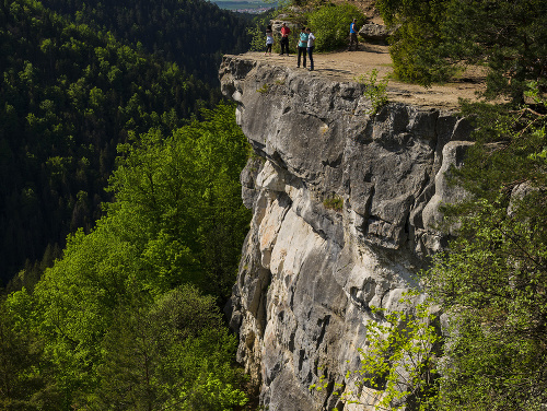 Tomášovský výhľad je miestom, kde s obľubou smerujú aj horolezci, ktorí tu prevádzajú výcvik.