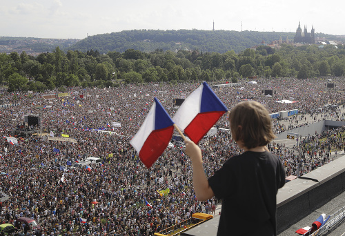 Obrovská demonštrácia v Česku,