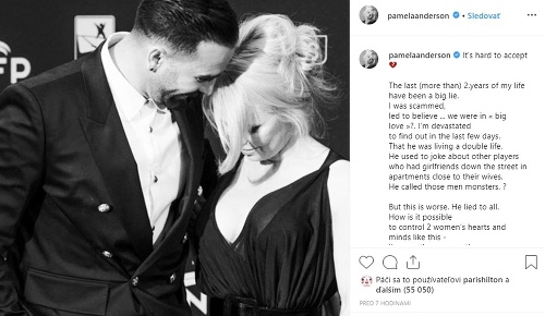 Pamela Anderson na instagrame oznámila, že jej vzťah s futbalistom je už minulosťou. 