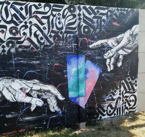 Obyčajný betónový múr zmenili