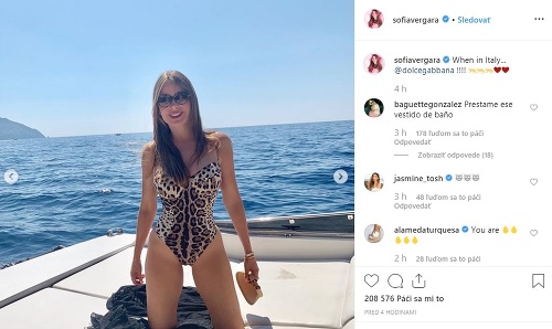 46-ročná Sofia Vergara vyzerá v plavkách skvele. 