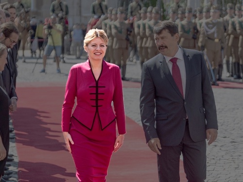 Prezidentka Čaputová s jej maďarským náprotivkom Jánosom Áderom 11. júla