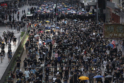 Gigantické protesty v Hongkongu