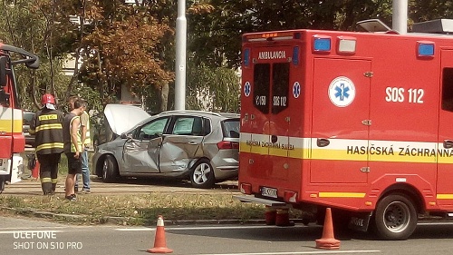 Vážna nehoda v Bratislave.