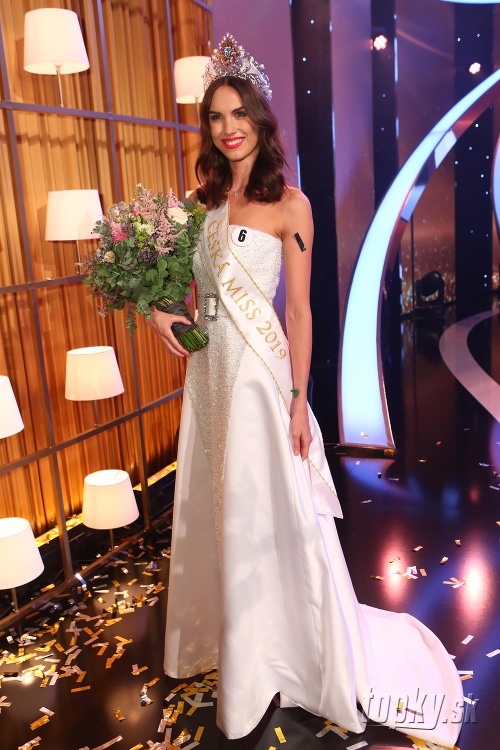 Miss Earth Česká republika získala Karolína Kokešová.