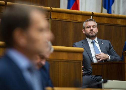 Igor Matovič a Peter Pellegrini počas minulého piatku, kedy prebehla rozprava