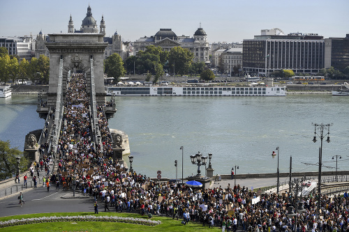 V Budapešti sa tisíce