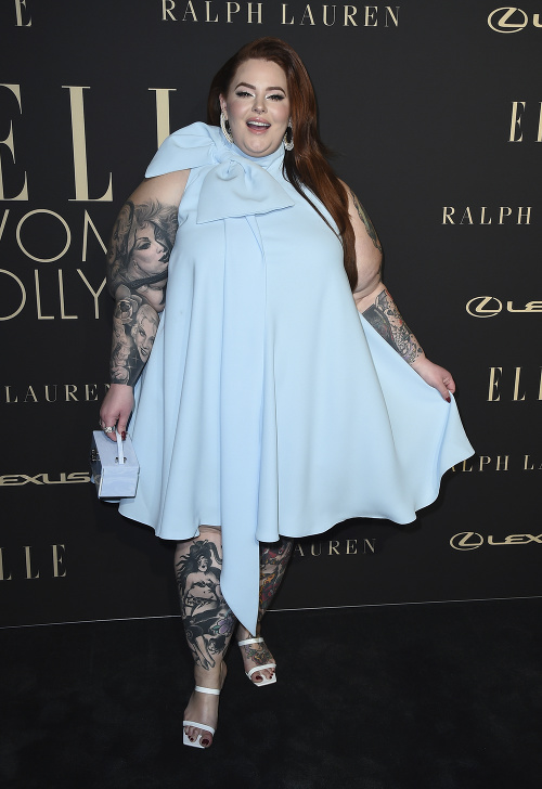 Plus size modelka Tess Holiday predviedla svoje tetovania. 