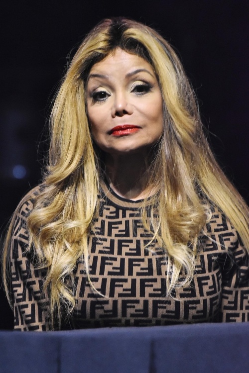 La Toya Jackson obľubuje plastické operácie a skrášľujúce zákroky. 