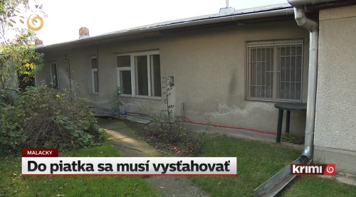 Starenka musí opustiť dom,