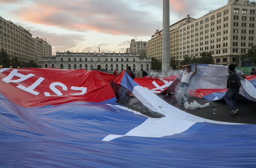 Protesty v Čile neutíchajú