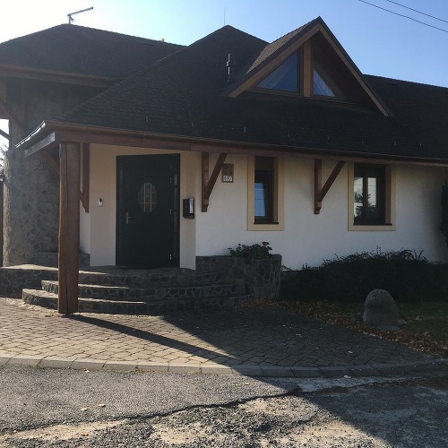 Andy Timková predáva domček v obci Studienka za 299 000 eur. 