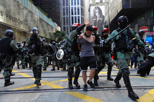 Napätie v Hongkongu neustále