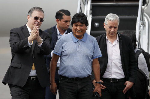 Bolívijský exprezident Morales utiekol