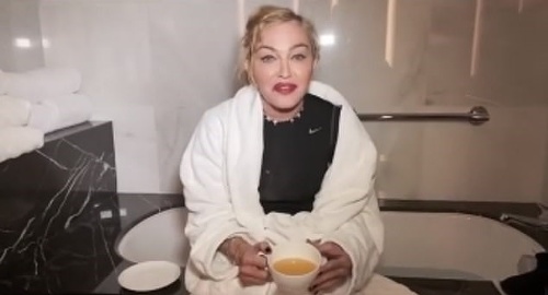 Madonna očividne praktizuje urinoterapiu. 