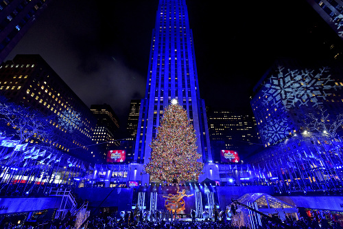 Vianočný strom rozžiaril aj Rockefellerovo centrum v New Yorku