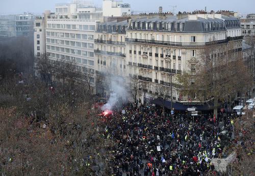 Protesty v Paríži 