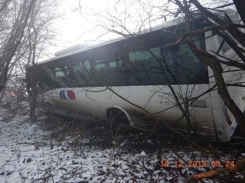 Nehoda autobusu v okrese