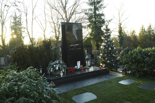 Ku hrobu Karla Gotta dovedie jeho fanúšikov mapka, ktorú Ivana Gottová zverejnila na oficiálnom webe.