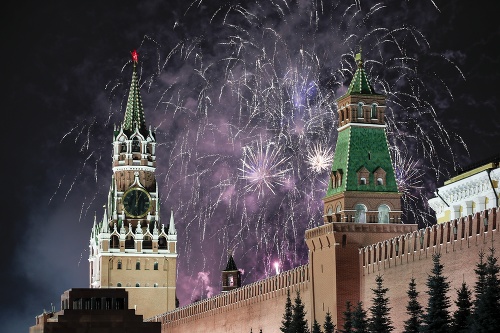 Ohňostroj nad Kremlom počas