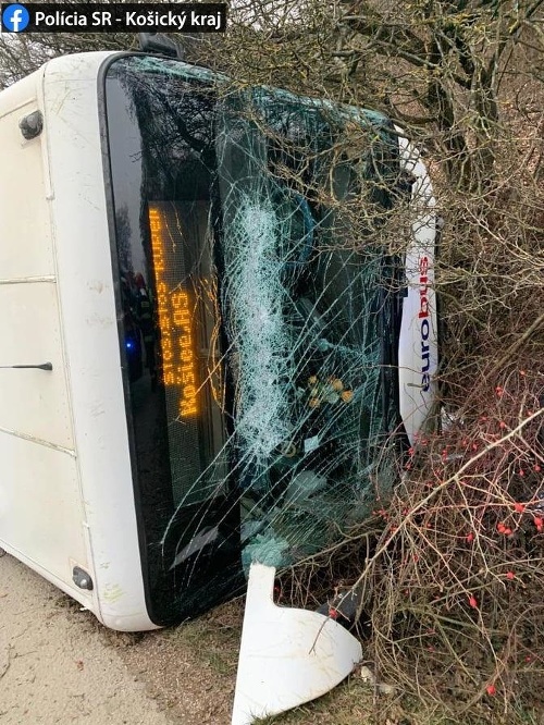 Havária autobusu v Jasove.
