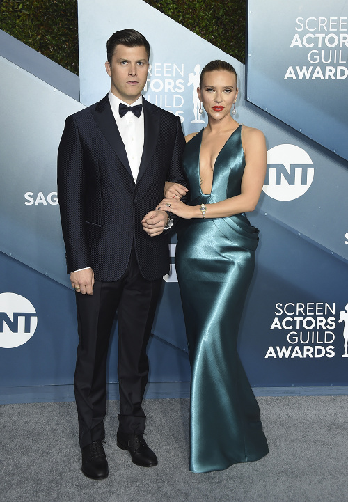 Scarlett Johansson a jej súčasný - tretí manžel Colin Jost.