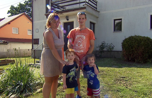 Tereza s manželom Michalom a ich dvomi deťmi.