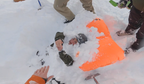 Hrdinské VIDEO z lyžiarskeho