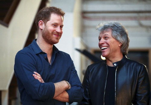 Princ Harry a Jon Bon Jovi si dobre rozumeli. 