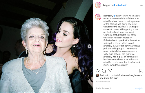 Katy Perry si zaspomínala na svoju starú mamu.