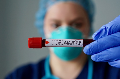 ONLINE Koronavírus straší celý