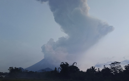 Indonézska sopka Merapi je