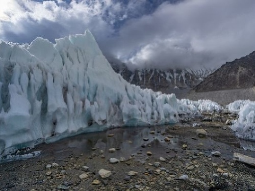 Vedci upozorňujú, že ľadovce