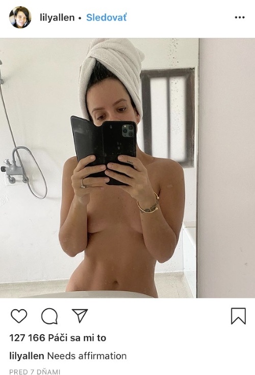 Lily Allen zverejnila aj záber, na ktorom pózuje nahá. 