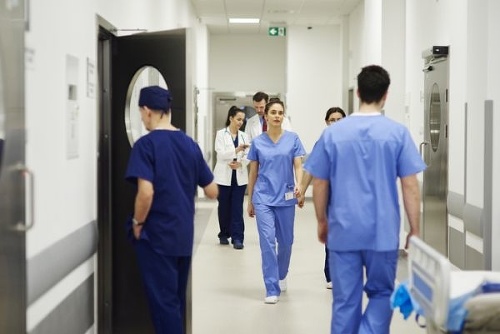 KORONAVÍRUS Traja pracovníci nemocnice