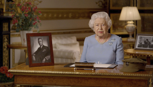 Kráľovná Alžbeta II. vo svojich 94 rokoch stále panuje Veľkej Británii.