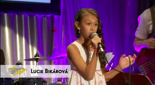 Lucie Bikárová v charitatívnom projekte Talent La Sophia, keď mala len 8 rokov.